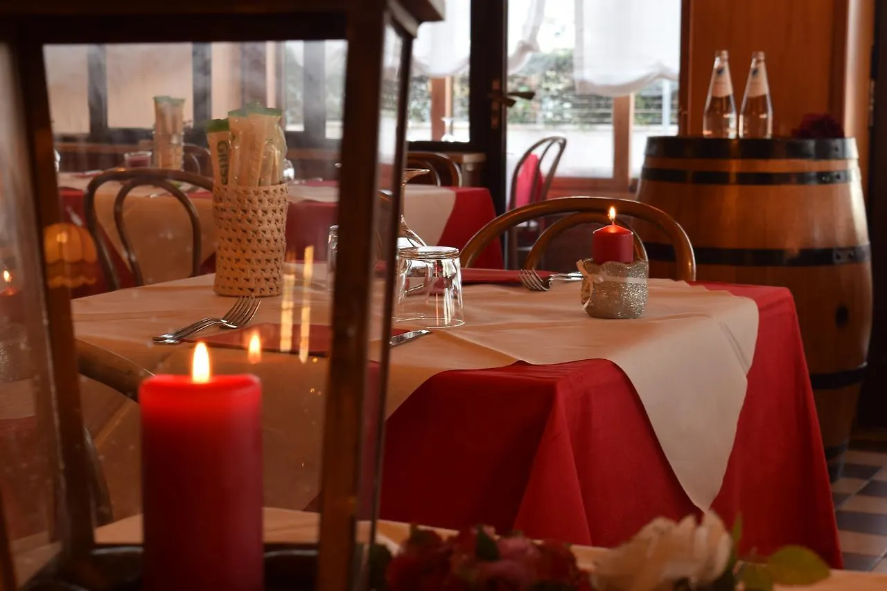 Albergo Trattoria Fioravante Peschiera del Garda 0*,  Italien